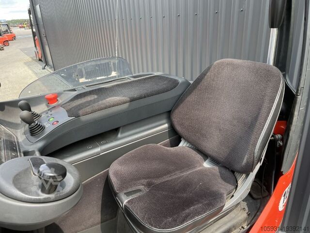 Tehergépkocsi Linde R14-01