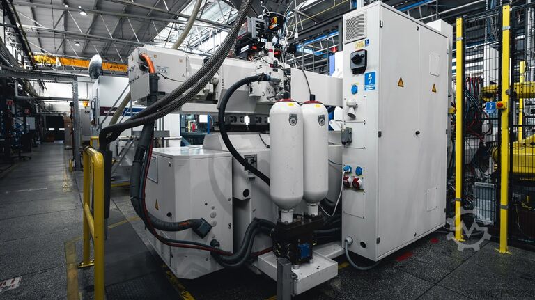 Enjeksiyonlu kalıp makinası BATTENFELD HM 300/1330