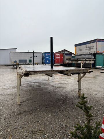 Wechselpritsche offen Krone Plattform 7,45m mit Steckrungen mittig
