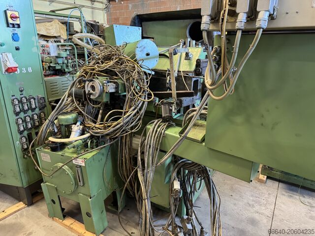 Machine de meulage sans centre Koenig & Bauer Multimat 250-2
