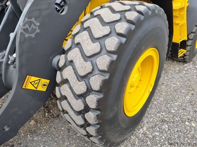 Wheel loader Volvo L90F