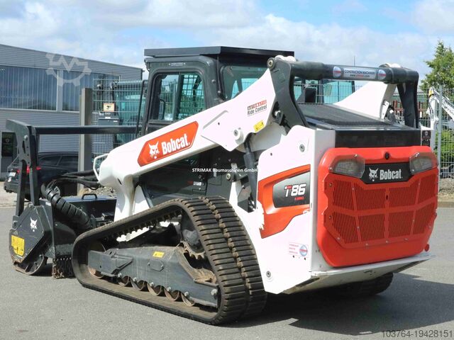 Compact tracked loader Bobcat T86