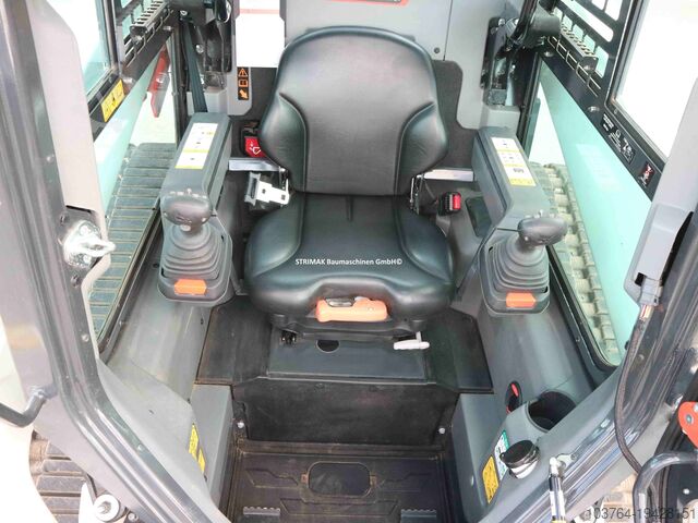 Compact tracked loader Bobcat T86