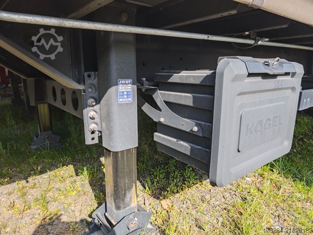 Semirremolque abierto con toldo KÖGEL MEGA Hubdach, Vario FIX, 1. Liftachse