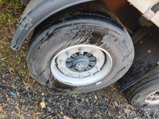 Semirremolque abierto con toldo KÖGEL MEGA Hubdach, Vario FIX, 1. Liftachse