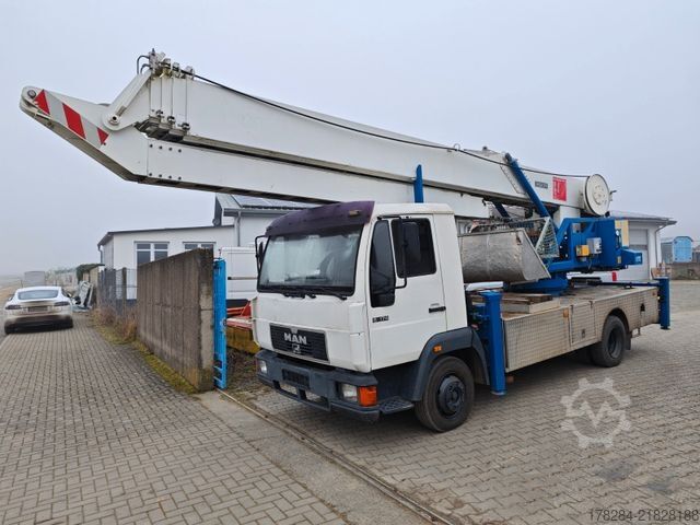 Dodávka s jeřábem na podvozku nákladního auta MAN Klaas K28/35 Meter*1500kg*Montagekran*SPS*