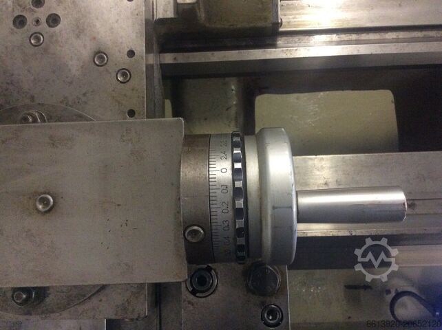 Strug sa prolaznim vretenom Harrison Soustruh M250