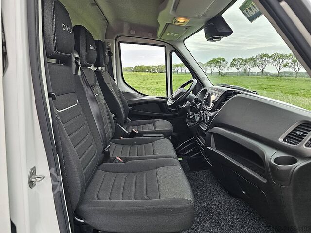 Bestelauto IVECO DAILY 35C21 3.0Ltr Dubbellucht !