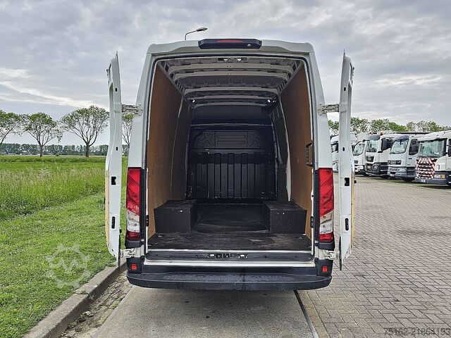 Bestelauto IVECO DAILY 35C21 3.0Ltr Dubbellucht !