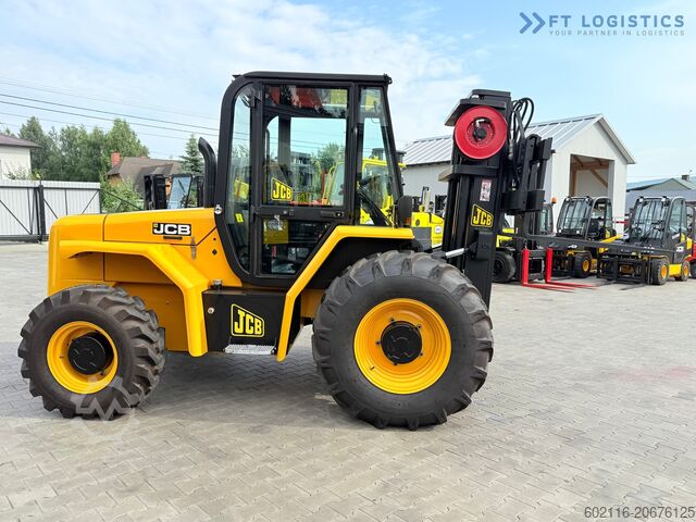 Tuff terräng gaffeltruck JCB 940 / TRIPLEX 4500 / FREE-LIFT NEW TIRES