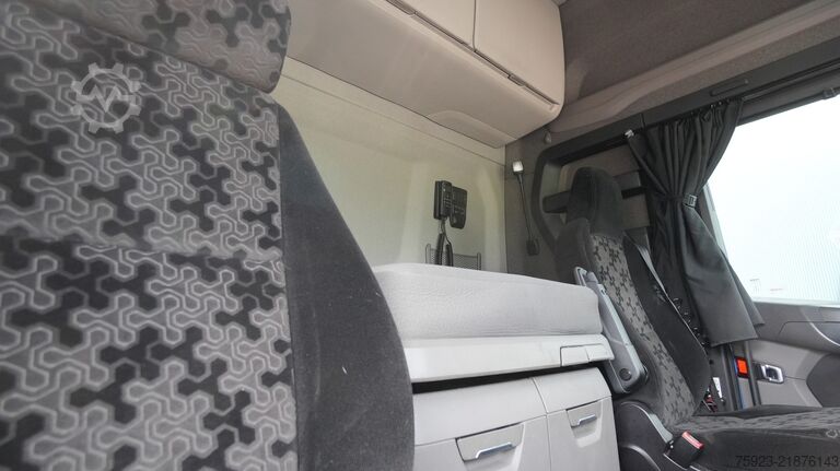 Standart-SZM Scania R 450 tractor unit with Retarder