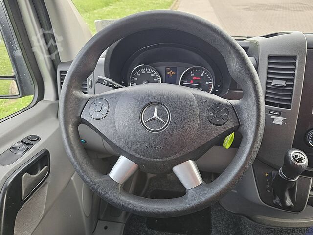 Yüksek tavanlı istasyon vagonu MERCEDES-BENZ SPRINTER 316 L2H2 Automaat 163Pk!