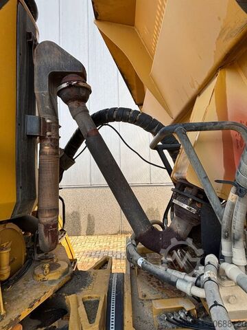 Camião basculante CAT 735 B (Under Preparation)