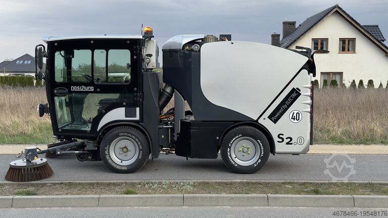 Elektrische veegmachine Boschung Urban Sweeper S2.0 Powered by Electric