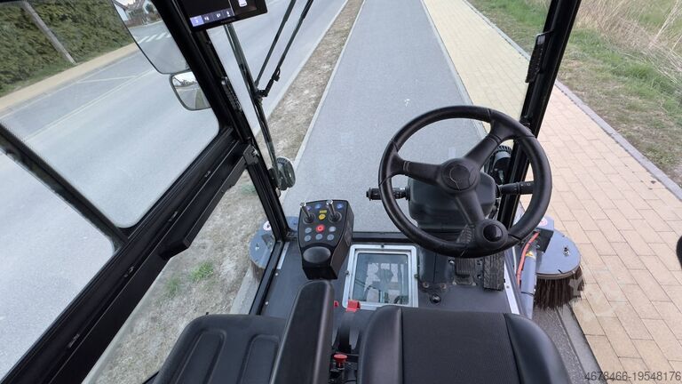 Măturătoare electrică Boschung Urban Sweeper S2.0 Powered by Electric