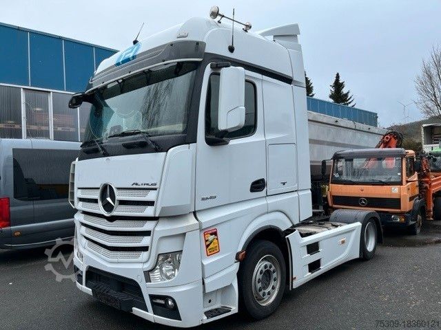 Volumen SZM MERCEDES-BENZ 1845 LSnRL Low Liner - Standklima -