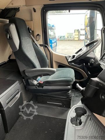 Volumen SZM MERCEDES-BENZ 1845 LSnRL Low Liner - Standklima -