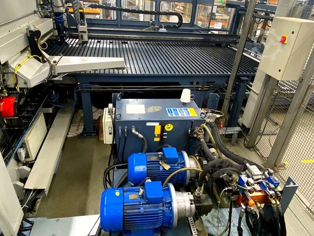 Centrum wykrawania i gięcia Salvagnini S4 P4