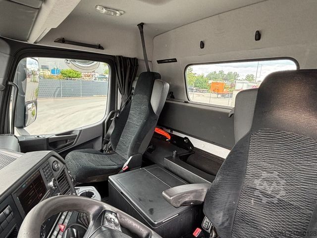 Standart çekici ünitesi MERCEDES-BENZ Arocs 2658 6X4 EURO6 Retarder Kipphydraulik