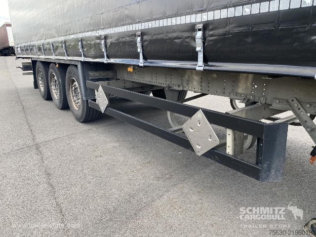 Semi-reboque aberto com lona Schmitz Cargobull Semitrailer Curtainsider Standard