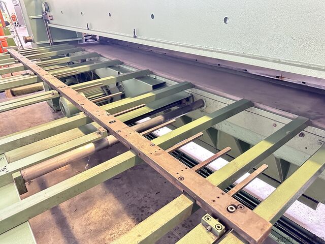 Hydrauliczna prasa krawędziowa obrotowa 3000x6 KRAMER AMaut VI hy 3000/6