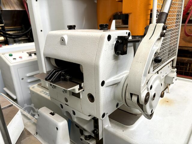 Otomatik delme makinesi Bruderer BSTA 30