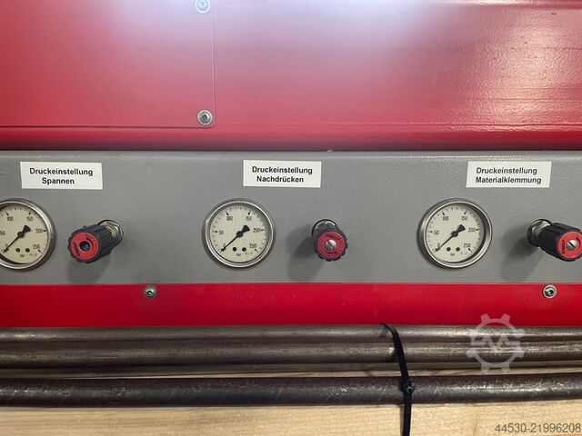 Trnová ohýbačka trubek TRANSFLUID DB 630-3A-CNC