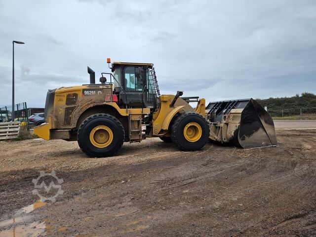 Wheel loader CATERPILLAR 962 M