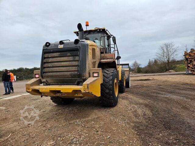 Wheel loader CATERPILLAR 962 M