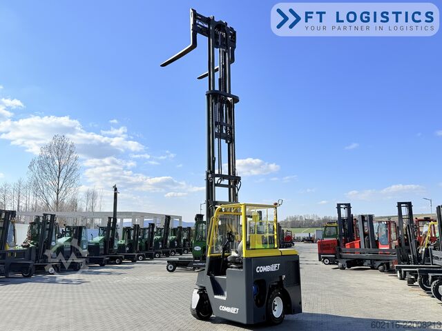 Carrello elevatore a 4 direzioni Combilift CB4500 GAS TRIPLEX 6400 FORK POSITIONER