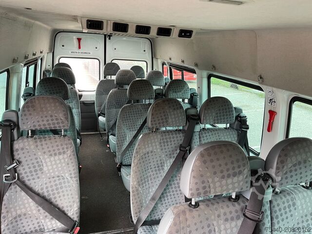 Minibus Ford Transit Minibus 2.4 - Dach-Klima - 17er