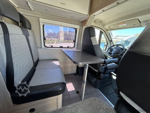 Caravan/camper Fiat Weinsberg Carabus 600 K | 4 Posti Letto | Completamente Attrezzato
