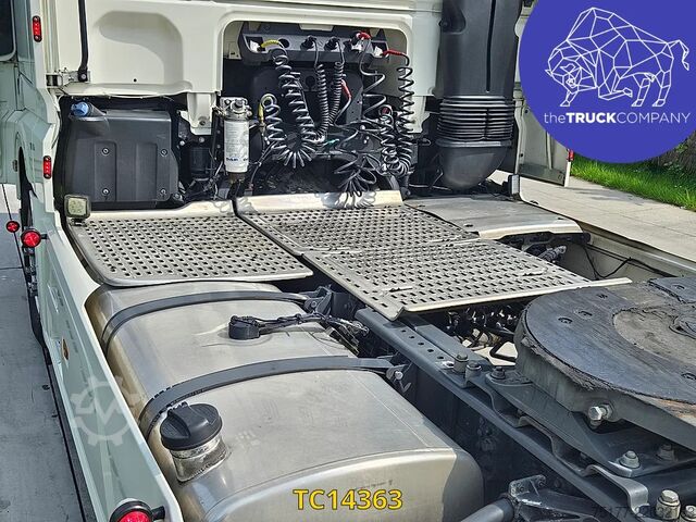 Standaard-SZM DAF XF 105 530