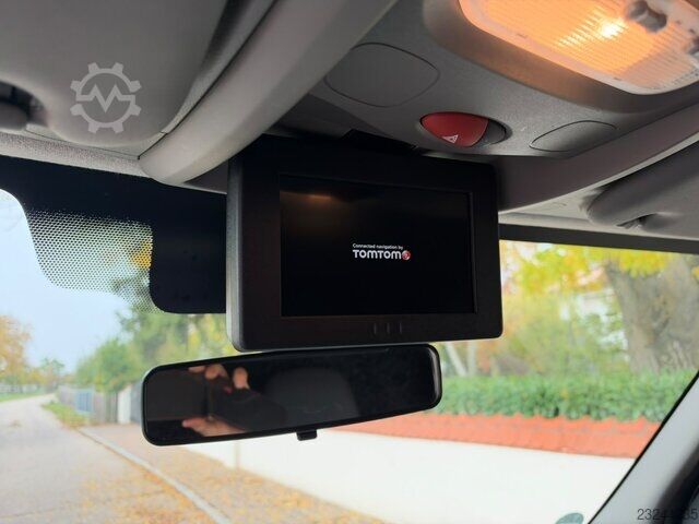 Furgon Renault Master 1-2 Pferde Automatik Hengsttrennung