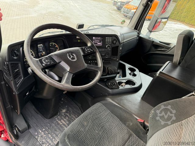 Camión volquete trilateral MERCEDES-BENZ Arocs 3243 8x4 Kipper Schwarzmuller Bordmatik