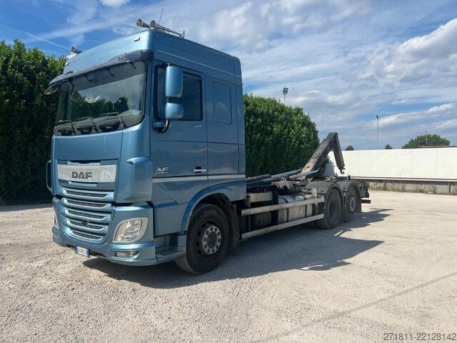 Haakarm vrachtwagen DAF DAF XF510 SCARRABILE USATO
