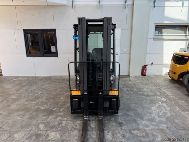 Carretilla eléctrica de 4 ruedas Jungheinrich EFG 320 / STVZO / nur 2599 Std.