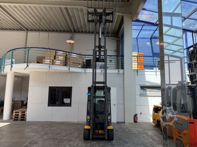 Carretilla eléctrica de 4 ruedas Jungheinrich EFG 320 / STVZO / nur 2599 Std.
