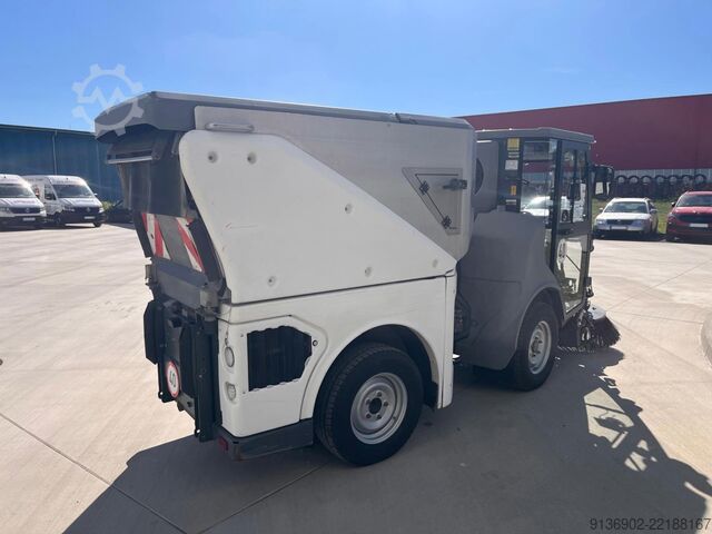 Măturătoare stradală Hako Citymaster 1600