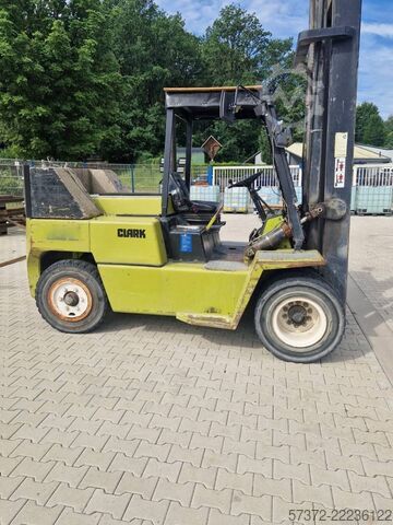 Wózek widłowy Clark DPH 75