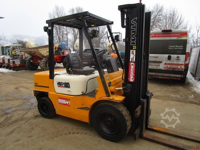 Dízel targoncák Halla HDF30 - Triplex-Freihub + neuer Seitenschieber