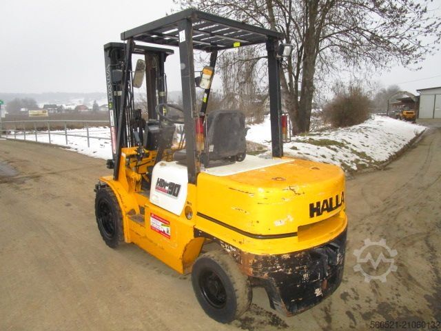 Dízel targoncák Halla HDF30 - Triplex-Freihub + neuer Seitenschieber