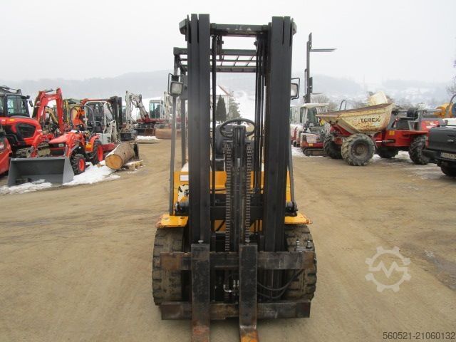 Dízel targoncák Halla HDF30 - Triplex-Freihub + neuer Seitenschieber