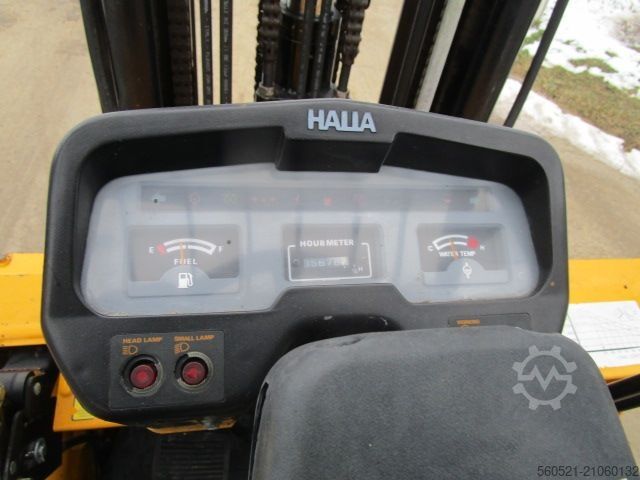 Dízel targoncák Halla HDF30 - Triplex-Freihub + neuer Seitenschieber