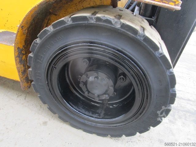 Dízel targoncák Halla HDF30 - Triplex-Freihub + neuer Seitenschieber