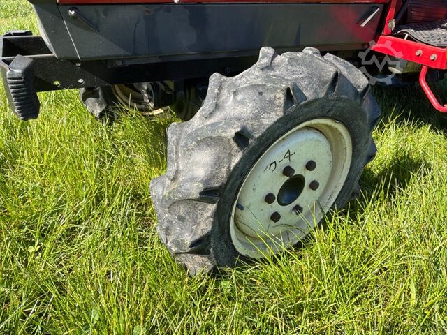 Tractor Yanmar F20D