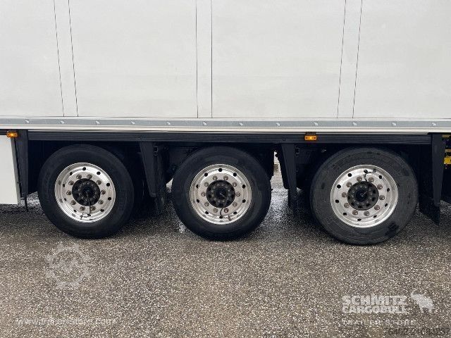 Koeloplegger Schmitz Cargobull Semitrailer Reefer Standard