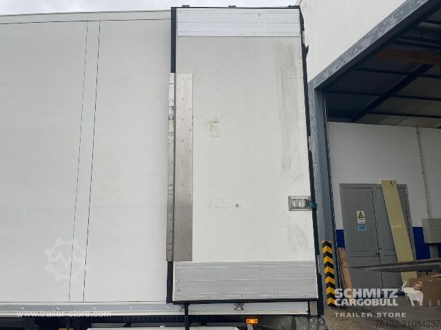 Koeloplegger Schmitz Cargobull Semitrailer Reefer Standard
