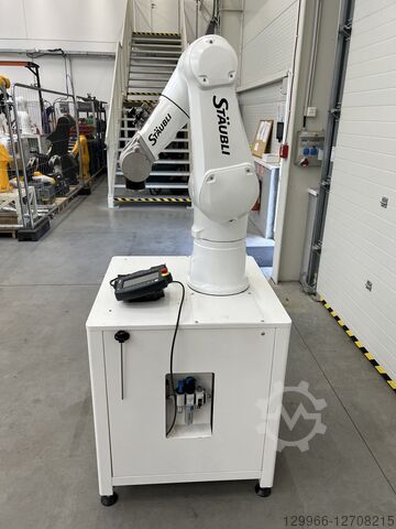 Průmyslový robot Stäubli TX2-90 s CS9 Stäubli TX2-90