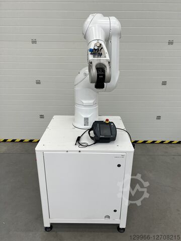 Průmyslový robot Stäubli TX2-90 s CS9 Stäubli TX2-90